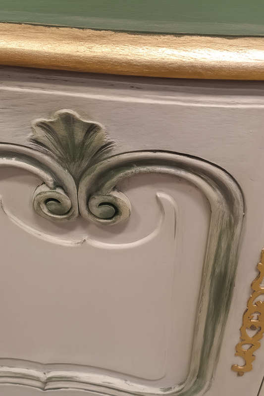 Buffet style campagne chic - Relooké avec de la peinture à la craie