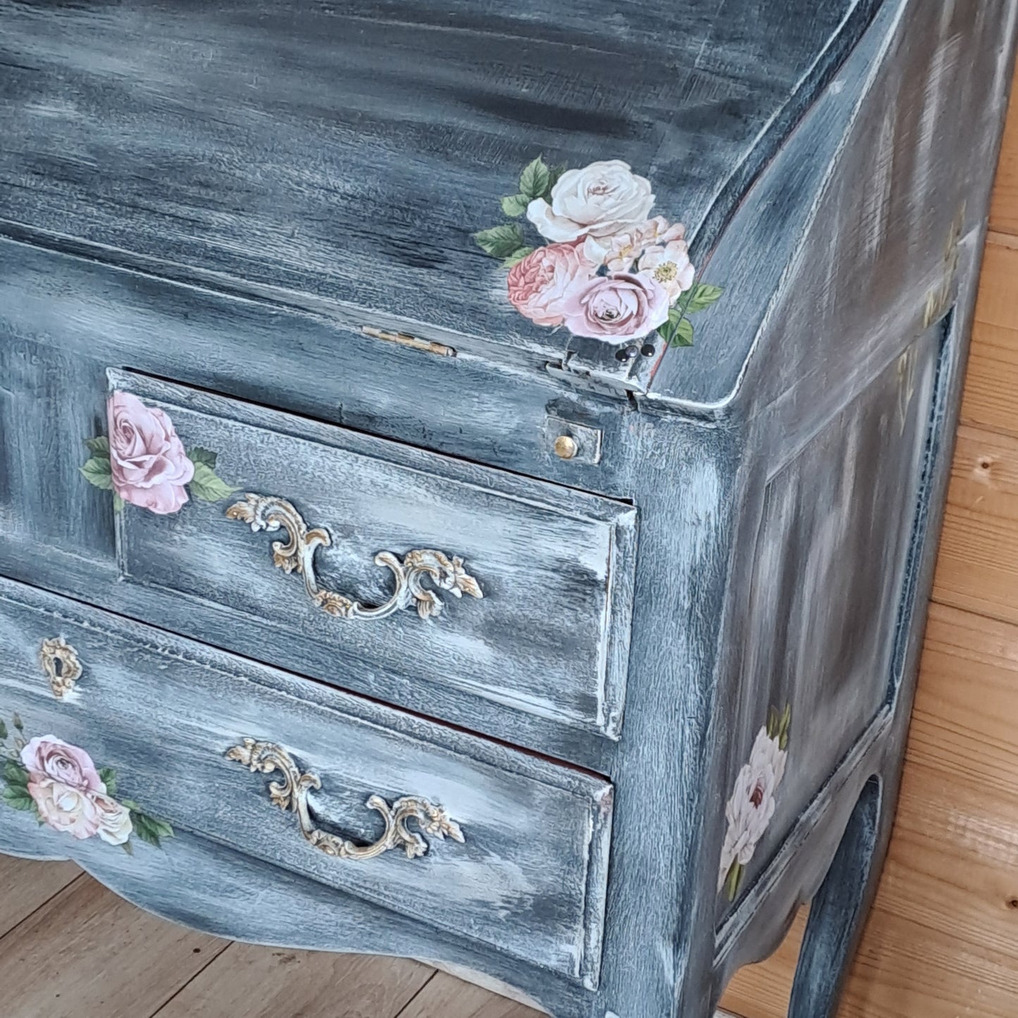 Secrétaire style Louis XV relooké - Pièce unique