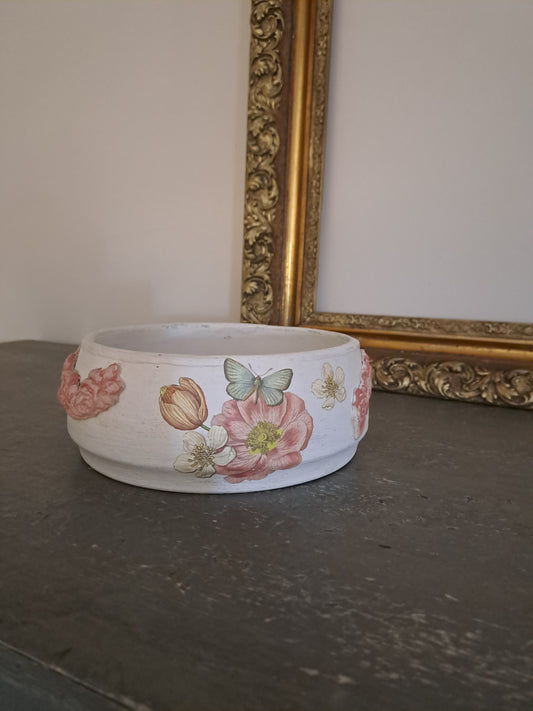 Vasque en terre cuite blanche et rose artisanale
